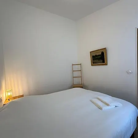 Apartment Edimbourg, Charmant Duplex Confortable Reims